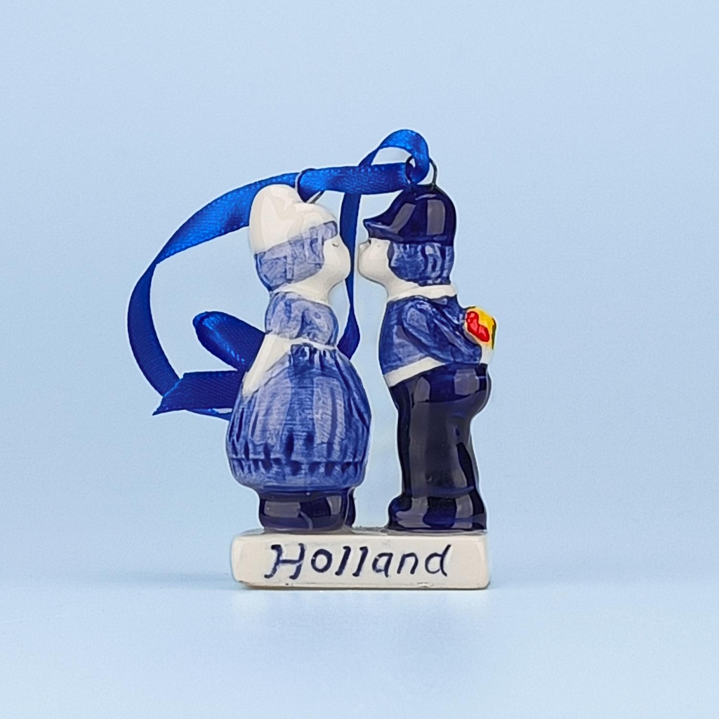 Ornament - Kissing Couple